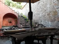 Casa Eugenia Hotel - Airport Shuttle