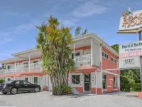 The Beach House - Treasure Island Hotels near Walter Fuller Complex