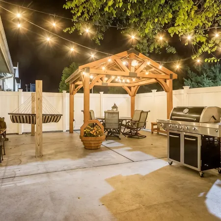 White Pines Inn & Suites