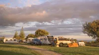 Ōhope Beach TOP 10 Holiday Park - parking