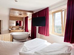 Bettenburg Hotel & Hostel
