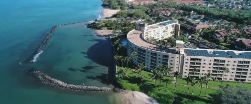 Oceanview Beachfront Menehune Shores Condo: Steps to the Beach,King Bed, Pool,AC - Balkoner