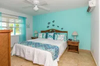 Newly renovated Oceanfront Townhouse with Stunning Views & Private Beach Access - Gym