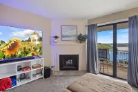 Cozy Pet-friendly Condo w/ Pool - 3-نجوم