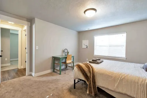 Sleepy Ridge Apt, Self Check-In, Parking
