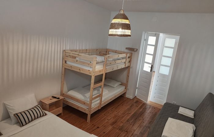 Refúgio Junto à Praia. Casa Familiar, com Jardim. Aceitam-se Animais!