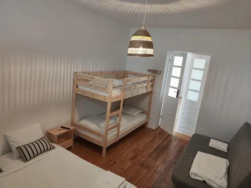 Refúgio Junto à Praia. Casa Familiar, com Jardim. Aceitam-se Animais!