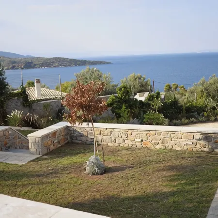 Villa Arian with great sea view, great pool and 6 minutes walk from the beach Отели в г. Эпидавр