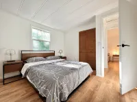 Lakeside Home Hot Tub + Heated Pool on Private 5 Acres - 4-stjärniga