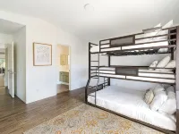 Stylish House in the Indian Palms Country Club. Walking distance to Coachella!