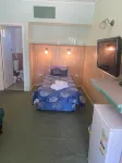 Paddle Steamer Motel - parking