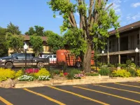Charles Wesley Motor Lodge Downtown Broken Bow- Hochatown ブロークン・ボウのホテル