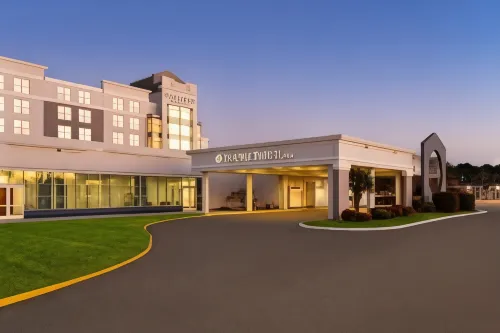 DoubleTree by Hilton Hotel Norfolk Airport