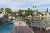 Bay Palms Waterfront Resort - Hotel and Marina - Strand