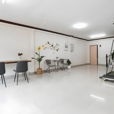 2B Cozy Hostel