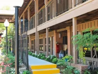 Charles Wesley Motor Lodge Downtown Broken Bow- Hochatown