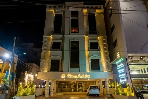 Clinton Park Inn - parking