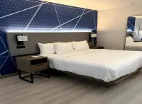 Comfort Inn & Suites Harvey - Chicago Southland - 2-Star