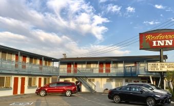 Redwood Inn