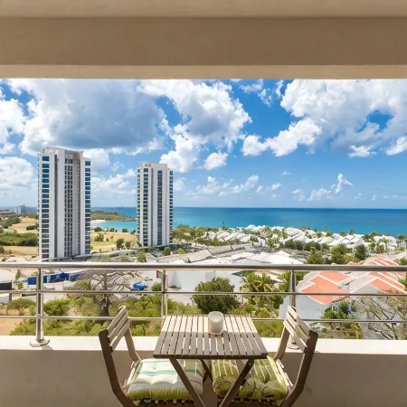Oceanview 2BR-walking distance to Mullet bay Beach