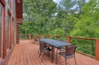 River Woods Retreat: Hot Tub, Hikes, 2 Fireplaces, EV - 4-Star