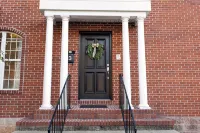 Beautiful 4-Bedroom Condo with WiFi, AC in Fabulous Florence Downtown Near Una