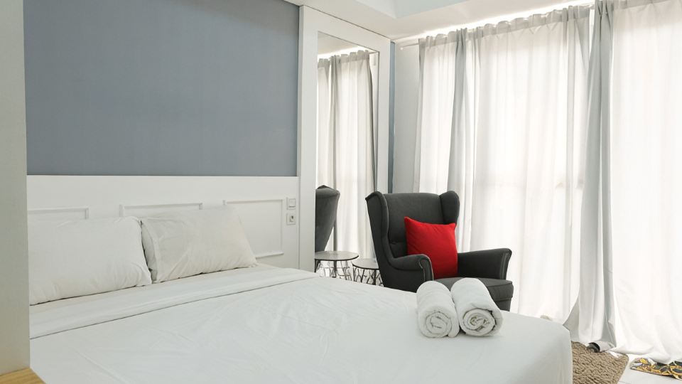 Best Price Studio at Casa de Parco Apartment by Travelio