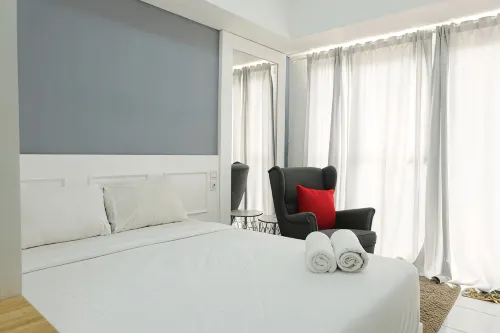 Best Price Studio at Casa de Parco Apartment by Travelio - 4 stjerner