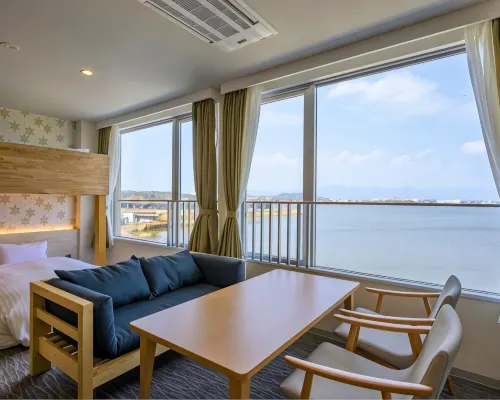 Lakeside Hot Spring Hotel Kunibiki فنادق في إيزومو