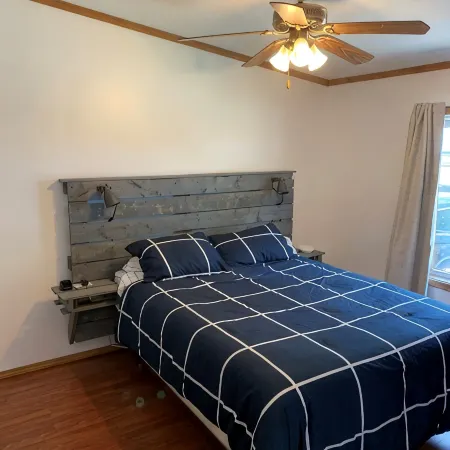 Marblehead Family Lake Cottage - 3 bedroom Hotels in Marblehead