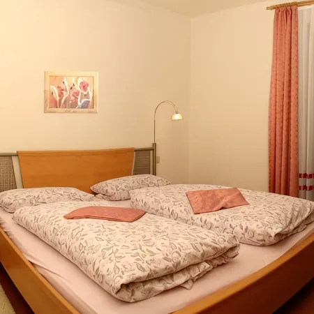 Ruhig Gelegene Fewo 03 - Rustikal und Modern Eingerichtet in Waldnähe Hotels in Achslach