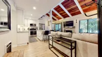 Deluxe remodeled 2 Bedrooms, Loft, 3 Bathrooms Condo close to Eagle - 3 stjerner