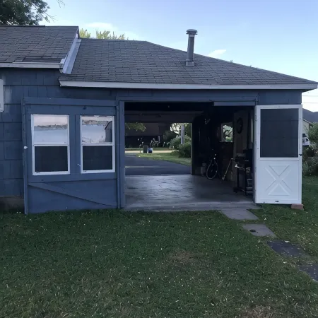 Quiet property on lake Oneida
