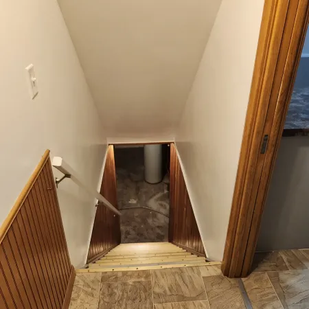 Charming Family 1-level and pet-friendly Home