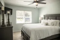 Tranquility on Teringo - close to the beach & downtown - includes golf cart!