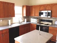 Historic Downtown Bristol Apartment - Apartments