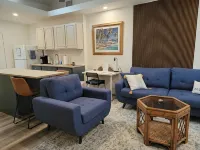 Cocoa Village Hideaway - 1 Bedroom/1 Bath Walk to Riverfront and Restaurants - Wifi