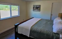 Private 10-Acre Retreat Near Jblm {Fast Wi-Fi} with Adjoining RV Pad - 4-Star
