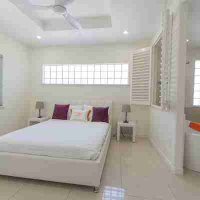 Breathtaking Ocean Front Sea Palm Villa #3 Rooms