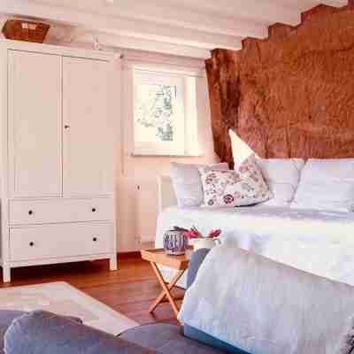 FELSENHAUS with view over Trier - living in the rock Rooms