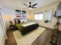 Hillside Home: Amazing Views w/ Big Deck 5 Min. From Downtown + Trailheads! - ブティック