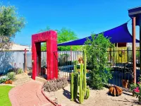 Artsy Historic Downtown 2BR w large backyard & private Salt Water Spa Pool - 私人泳池