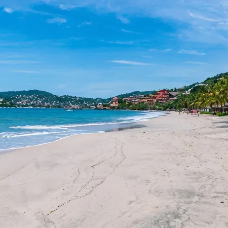 Luxury And Peaceful Little Condo With Direct Access To The Beach