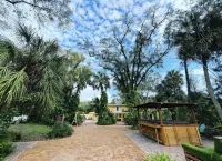 Sleeps 20+, 2 houses, Swim-Spa, hot tub, bachelor and party place - Homestays