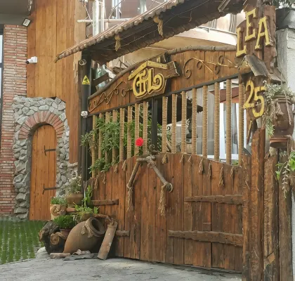 Lea Guest House - Guest houses