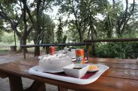 Khaya Africa Guesthouse - Breakfast