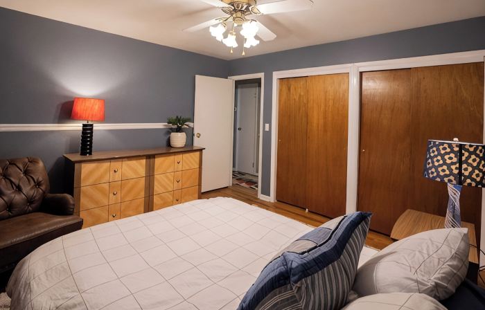 4 Bedroom Home, Fenced Yard and Hot Tub!