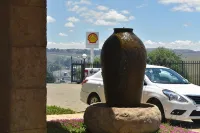 Protea Hotel Harrismith Montrose - Parking