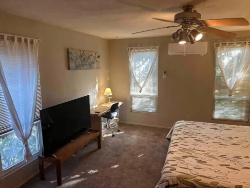 Guadalupe Casita. 2.2 miles to Balloon park. Great views! Lovely Hot Tub. - 公寓