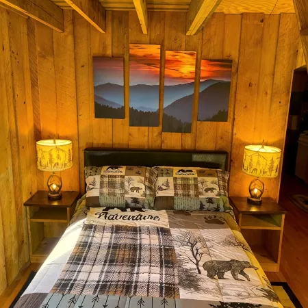 Secluded Mountain Cabin on Private Pond · Fireplace · Hiking Trails · WiFi